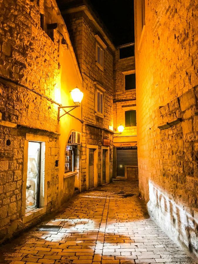 Short Street Apartments Kaštela Exteriör bild