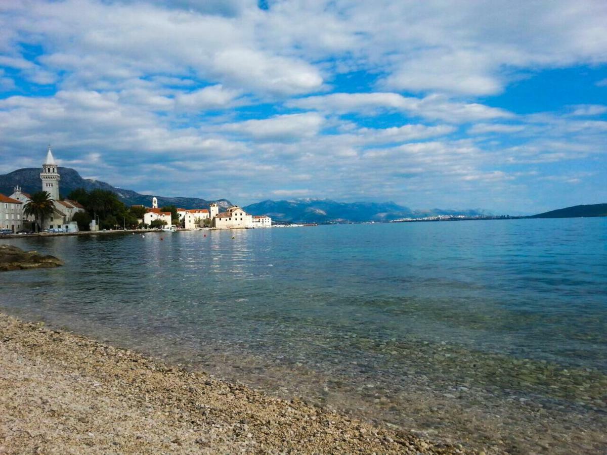 Short Street Apartments Kaštela Exteriör bild